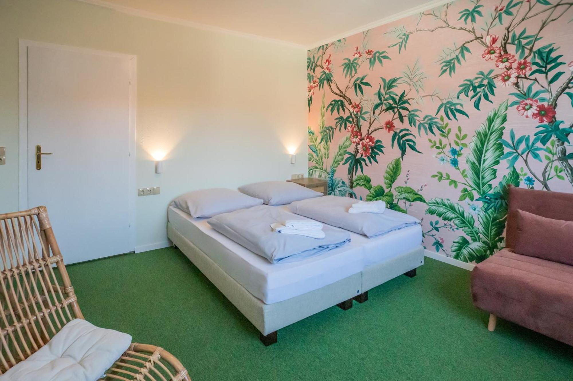 Wannerhus Hotel Грёмиц Экстерьер фото