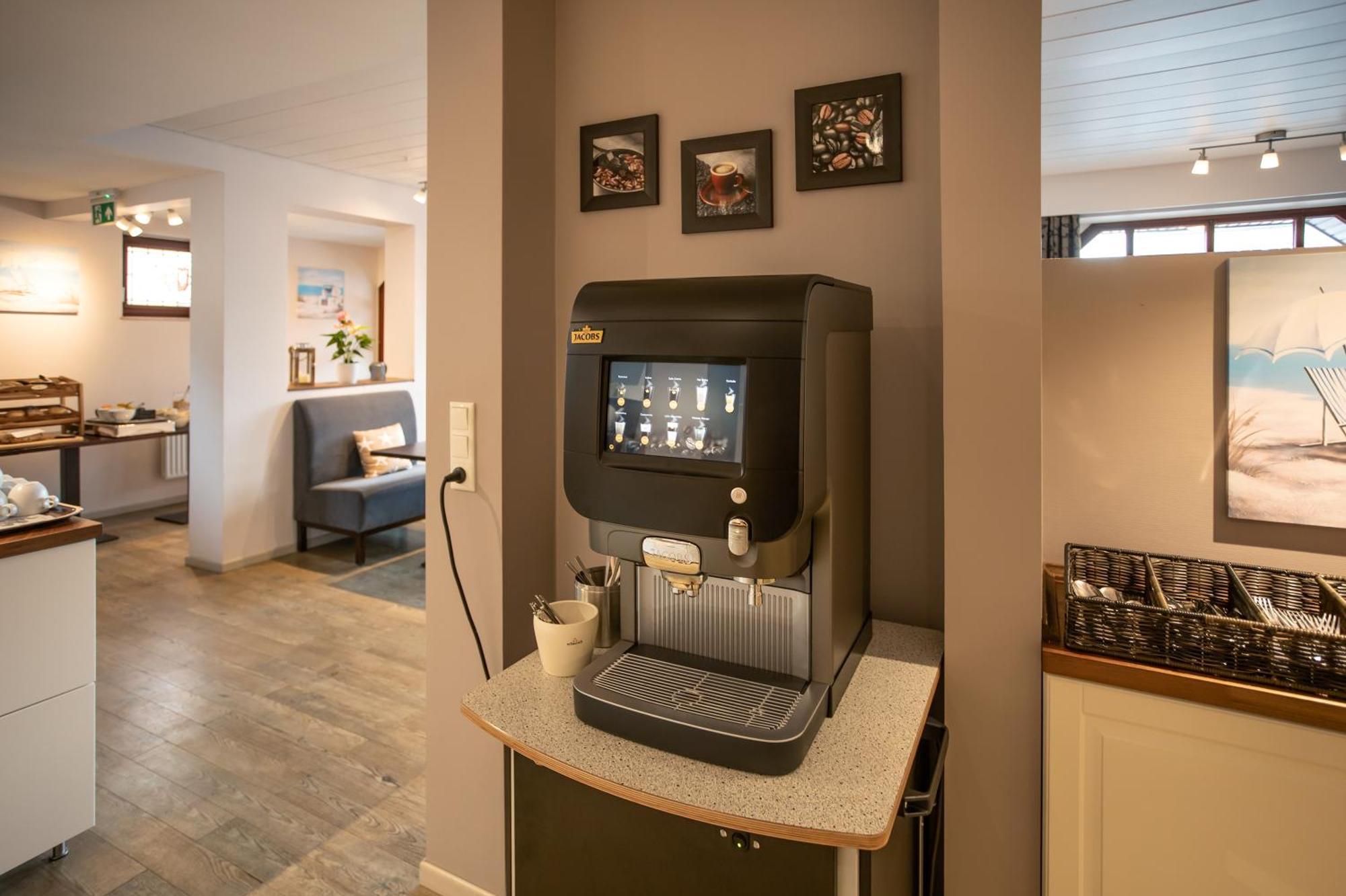 Wannerhus Hotel Грёмиц Экстерьер фото